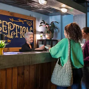 https://blue-collar-hotel-hostel.eindhoven-hotels.net
