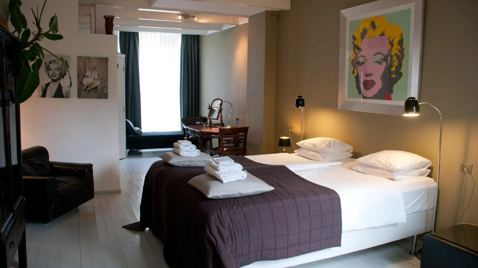 Bed & Breakfast Westviolet Амстердам 2*,  Нидерланды